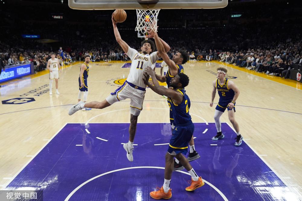 士以大比分 士以大比分