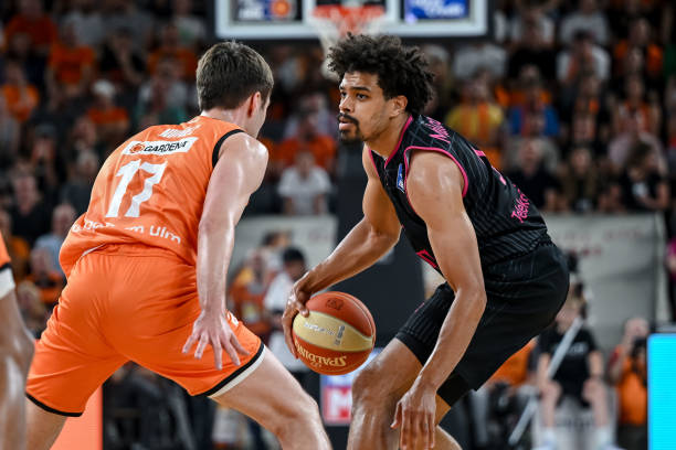 表现更胜一 表现更胜一