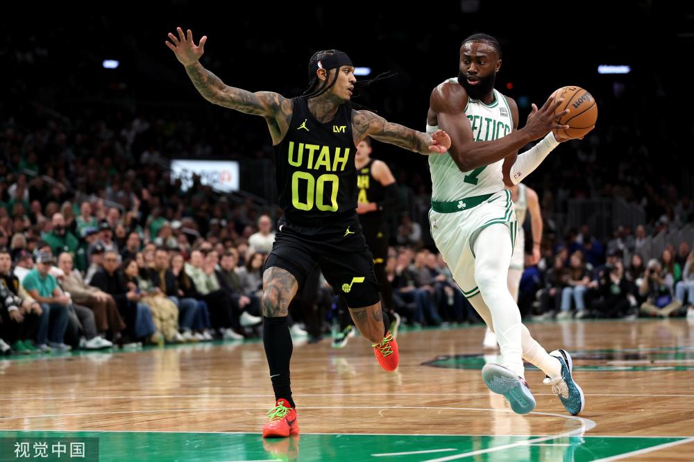 积极拼抢 积极拼抢